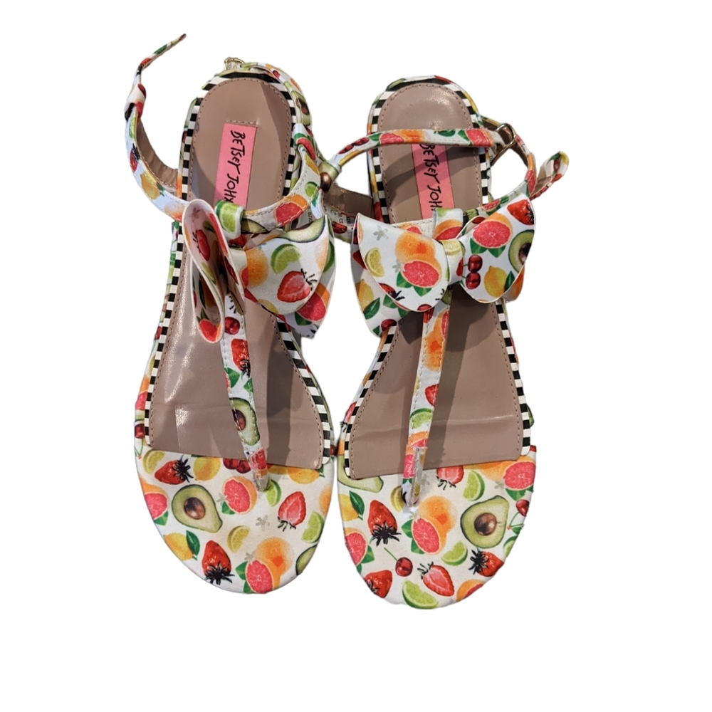 betsey johnson • austen fruit print thong heeled sandals